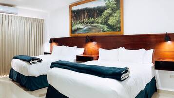 Chambre Double, vue jardin, côté jardin | Couette en duvet d'oie, minibar, ameublement personnalisé