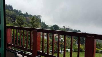 Chambre Double, terrasse, vue ville | Terrasse/Patio