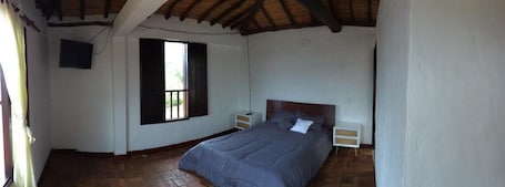 4 bedrooms, WiFi, bed sheets. Casa Hostal Bellavista