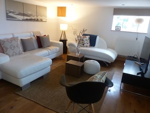 Smart TV - Idyllic rural retreat - Generous ferry discounts available (Isle of Wight)