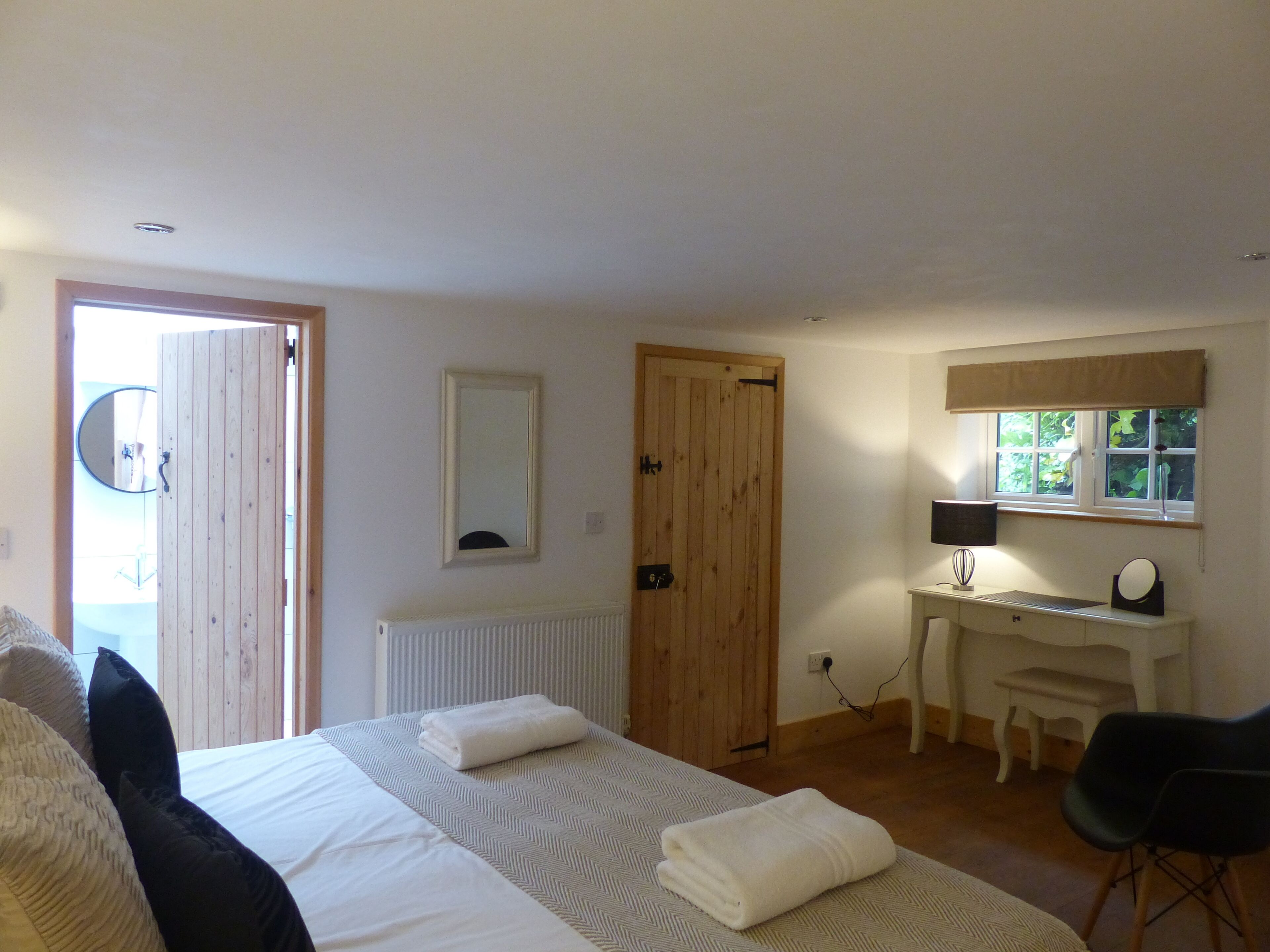 2 slaapkamers, een strijkplank/strijkijzer, gratis wifi, beddengoed