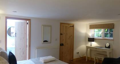 Idyllic rural retreat - Generous ferry discounts available