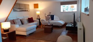 Smart TV - Idyllic rural retreat - Generous ferry discounts available (Isle of Wight)