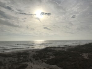 Am Strand, LiegestĂŒhle, StrandtĂŒcher