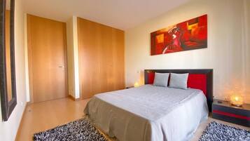 2 bedrooms, WiFi, bed sheets