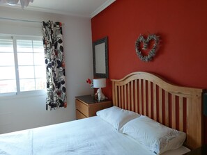 Hus - flera sängar | 3 sovrum, strykjärn/strykbräda och sängkläder