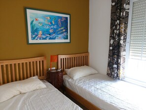 3 chambres, fer et planche à repasser, draps fournis