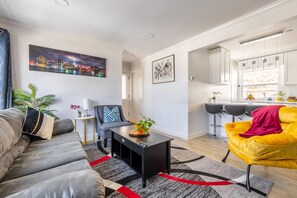 Smart-TV, bordtennis, kontorer og PC-skjermer