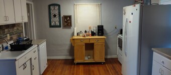 House and Hunting Lodge at Beautiful Webster Lake