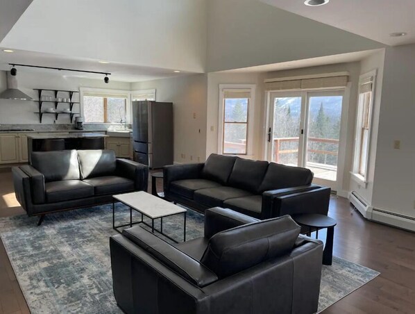 Smart TV, DVD player, books