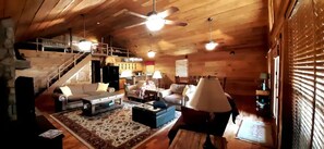 Smart-TV, Kamin, DVD-Player, Videothek