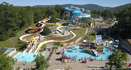 Modern 4BD/3BA w/Parking & deck & 29 min>NYC