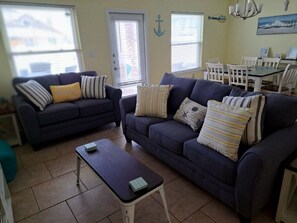 Smart TV, video games, DVD player, books - Relax at "The Retreat" (corpus christi)