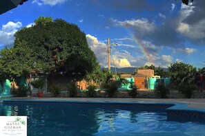 Outdoor pool - Villa Matos Guzman (Estebania)