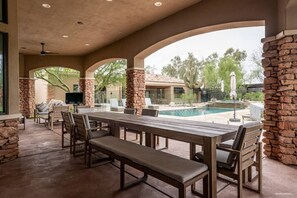 Outdoor dining - NEW Best Location in Scottsdale Walk to Everything (Phoenix)