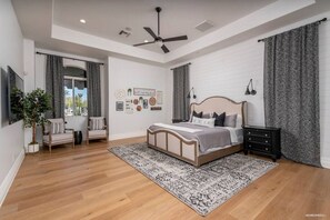 9 bedrooms, desk, iron/ironing board, travel cot - NEW Best Location in Scottsdale Walk to Everything (Phoenix)