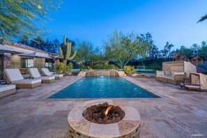 A heated pool - NEW Best Location in Scottsdale Walk to Everything (Phoenix)