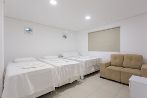 Cortinas blackout, tabla de planchar con plancha y wifi gratis