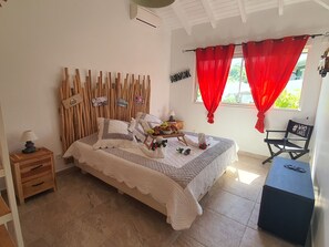 4 bedrooms, desk, iron/ironing board, free WiFi