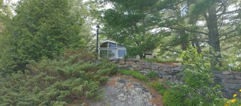 A fishing and swimming dream! 2 Bedroom Island Cottage Retreat on Georgian Bay