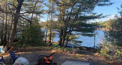 A fishing and swimming dream! 2 Bedroom Island Cottage Retreat on Georgian Bay