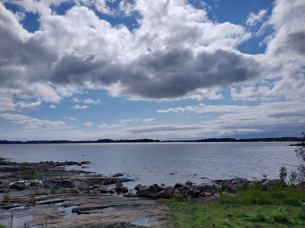 在海滩、沙滩毛巾