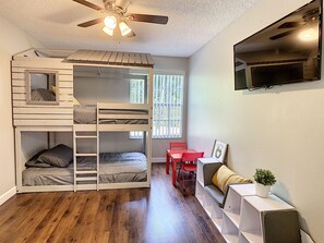 3 bedrooms, iron/ironing board, travel cot, free WiFi