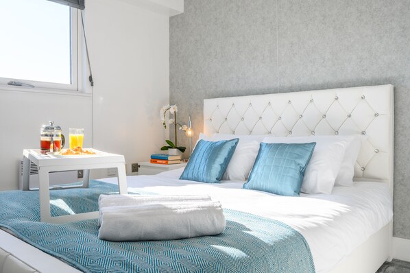 Apartment | 2 bedrooms, iron/ironing board, free WiFi - Skyline by Tŷ SA (Cardiff)