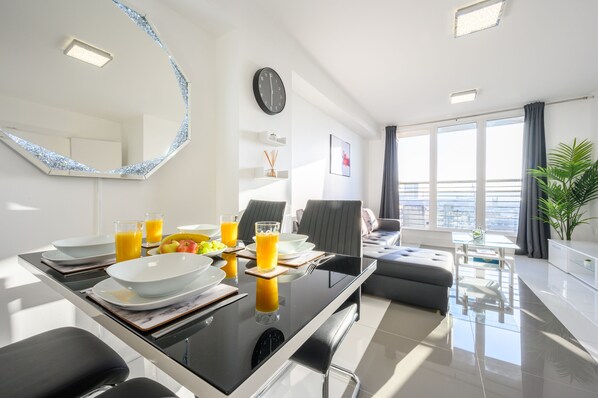 Apartment | Living area | Smart TV