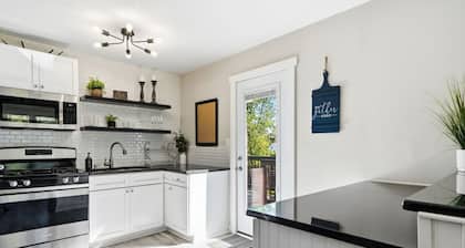 Little White House âą King Bed âą 1mi Downtown