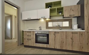 Refrigerador, horno, placa de cocina, lavavajillas