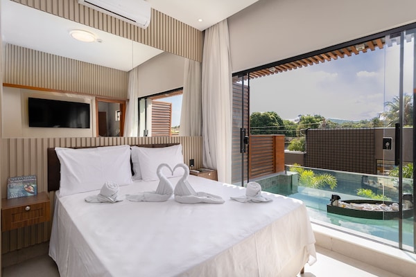 Deluxe Room | Memory-foam beds, minibar, blackout curtains, soundproofing
