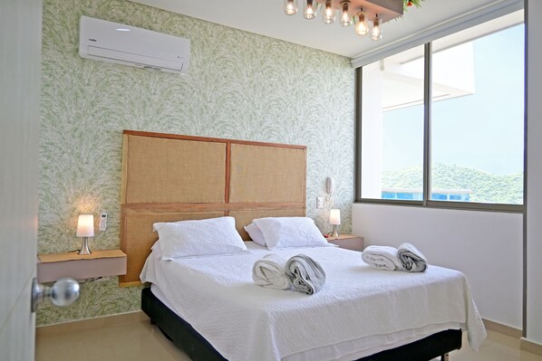 3 عدّة غرف نوم ومكتب وواي فاي مجانًا وملاءات أسرّة