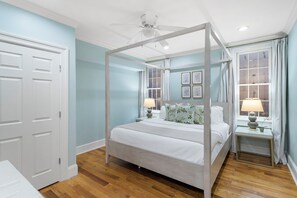 12 habitaciones, tabla de planchar con plancha, wifi y ropa de cama 