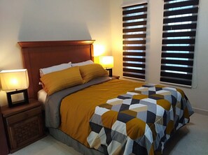 4 chambres, fer et planche à repasser, Wi-Fi, draps fournis