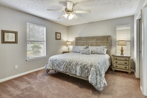 House, 3 Bedrooms, Patio, Pool View