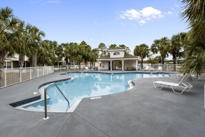 Outdoor pool - Seashells on Seashore by Book That Condo (Panama City Beach)