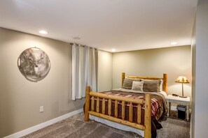 3 bedrooms, iron/ironing board, travel cot, WiFi