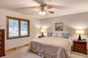 3 bedrooms, iron/ironing board, travel cot, WiFi