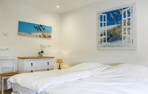 7 عدّة غرف نوم وواي فاي مجانًا وملاءات أسرّة