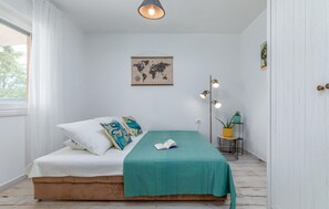 2 bedrooms, free WiFi, bed sheets