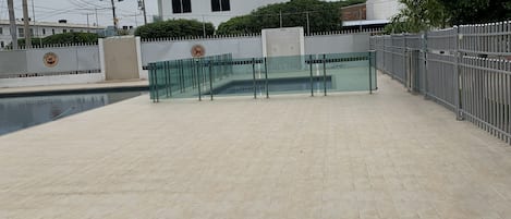 Piscine extérieure, piscine chauffée