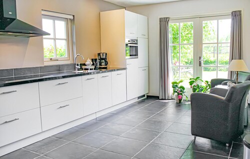 2 bedroom awesome home in Udenhout