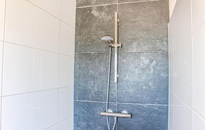 Shower - 2 bedroom awesome home in Udenhout (Udenhout)