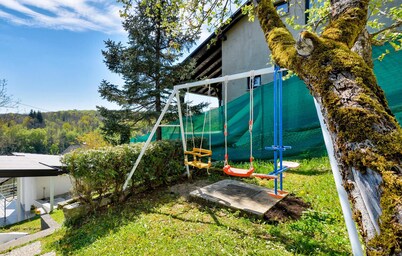 Amazing home in Donji Zvecaj with WiFi