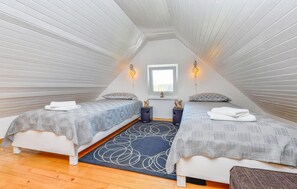 4 bedrooms, travel cot, free WiFi, bed sheets