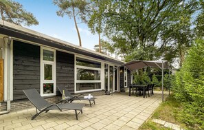 Outdoor dining - Awesome home in Meijel with sauna (Meijel)