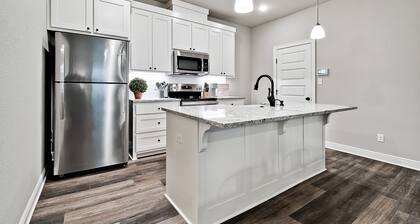 Brooklands Hideaway | Charming Historically-Inspired Cottage