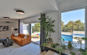 Smart TV - Gorgeous home in Seget Donji (Seget Donji)