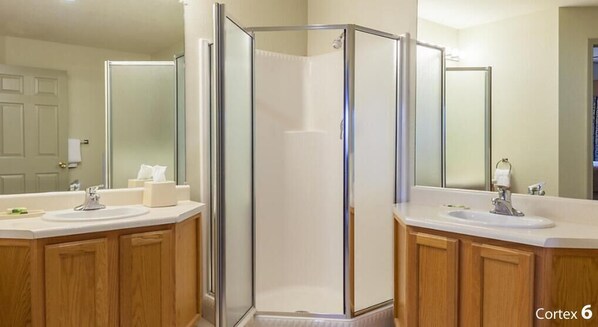 Bathroom - THE FALLS VILLAGE (Branson)